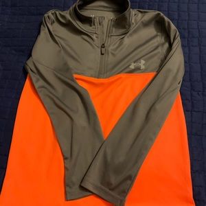 Light weight kind sleeve Under Armour pull over